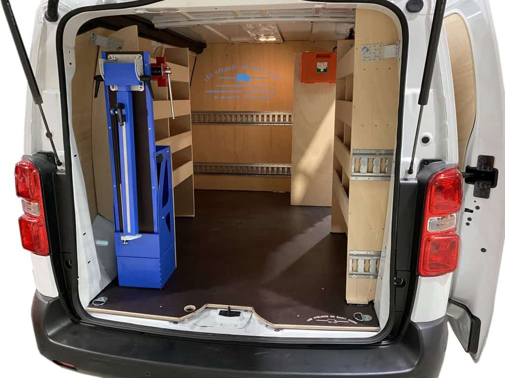 Amenagement Vehicule Utilitaire Habillage Et Etageres Bois Rails